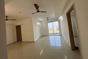 Room in 3.5 BHK Apartment at DLF New Town Heights Town Houses, Sector 86 – for Rent