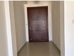 Room in 3.5 BHK Apartment at DLF New Town Heights Town Houses, Sector 86 – for Rent