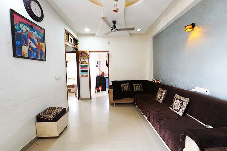 Living Room, new ranip 2 Bedroom 110 Sq.Yd. Apartment In New Ranip Ahmedabad 10488102