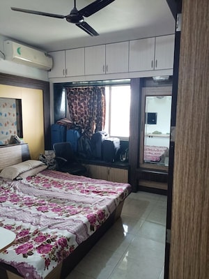 Bedroom in 2 BHK Apartment at Mahavir Residency, Salisbury Park – for Rent