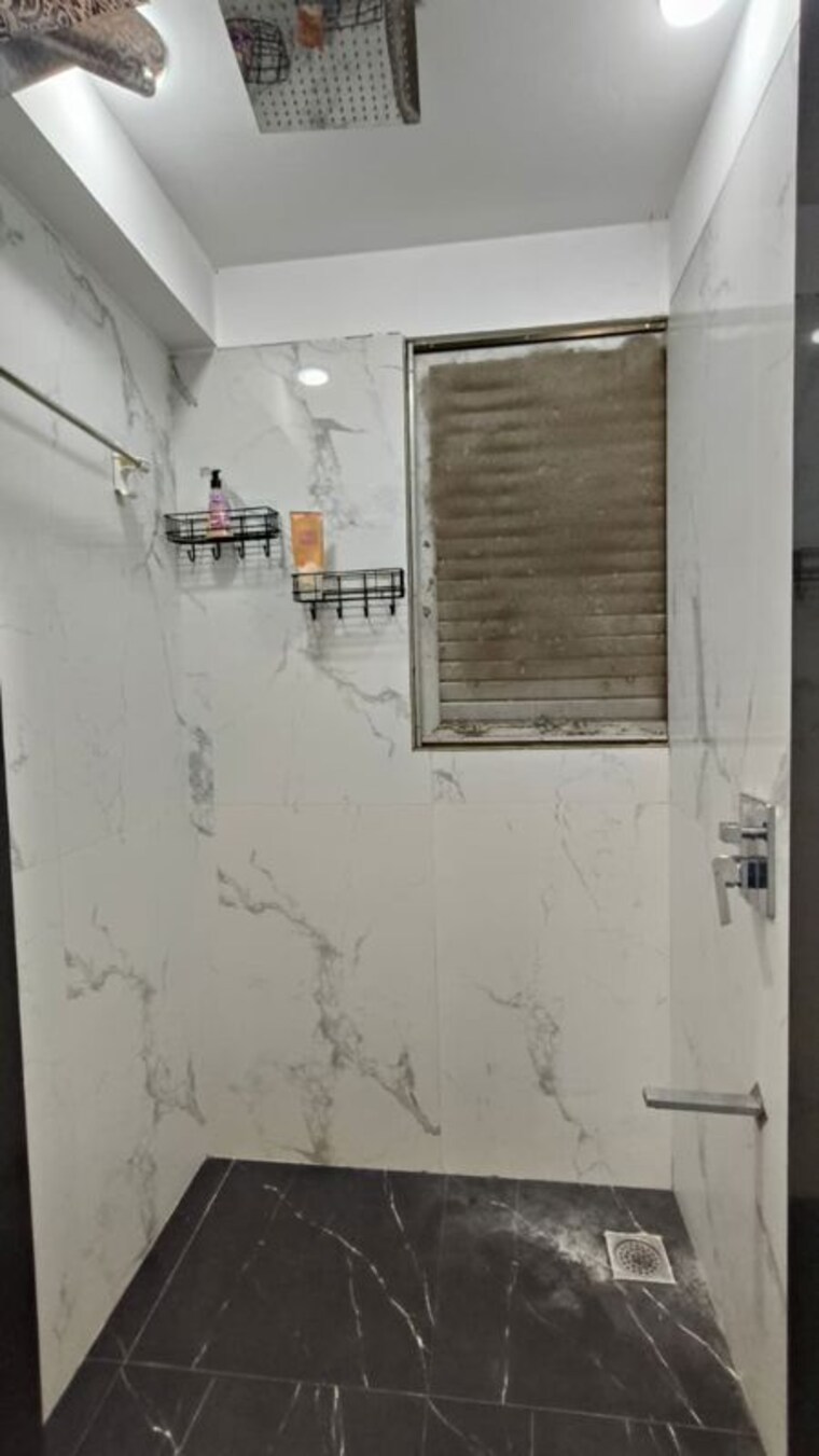Bathroom, lokhandwala-infrastructure-minerva 4 Bedroom 2800 Sq.Ft. Apartment In Mahalaxmi Mumbai 10488141