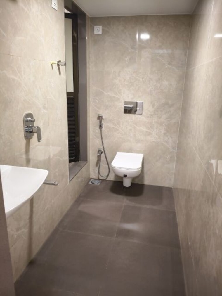 Bathroom, shree-balaji-sarvoday 2 Bedroom 946 Sq.Ft. Apartment In Thakurli Thane 10488167