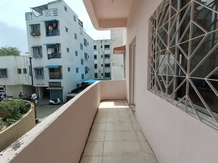 Balcony, keshar-complex 3 Bedroom 1500 Sq.Ft. Independent House In Dhankawadi Pune 10488157