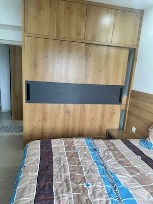 Furnished Amenities in 2 BHK Apartment at Kanakia Silicon Valley, Powai – for Rent