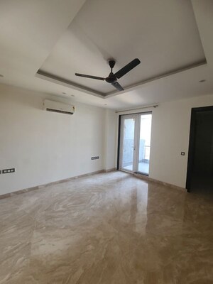 Room in 4 BHK Builder Floor at Medi City – for Rent