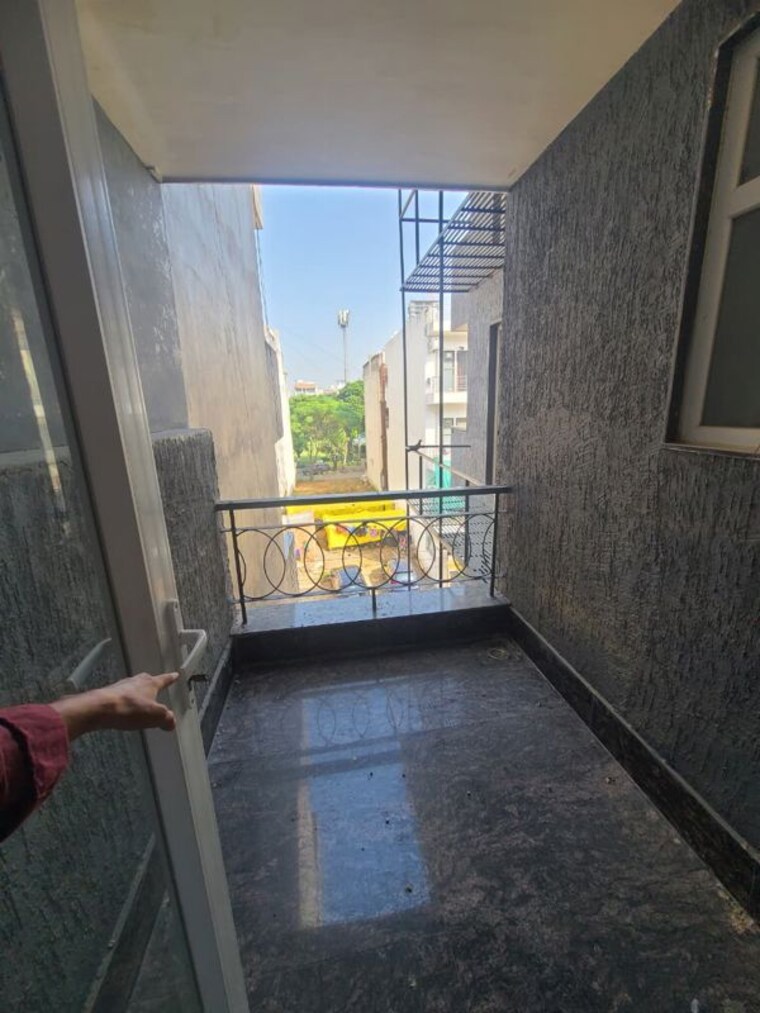 Balcony, medi city 4 Bedroom 2700 Sq.Ft. Builder Floor In Medi City Gurgaon 10488114