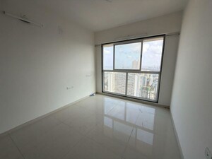 Room in 3 BHK Apartment at Runwal Nirvana, Parel – for Rent
