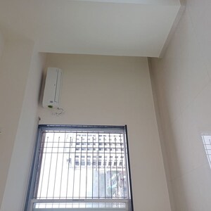 Master Bedroom in 2 BHK Apartment at Shree Sai Datta CHS, Matunga West – for Sale