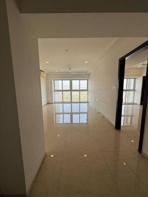 Room in 3 BHK Apartment at Runwal Nirvana, Parel – for Rent