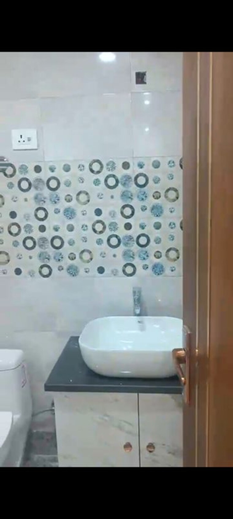 Bathroom, saya-gold-avenue 2 Bedroom 1080 Sq.Ft. Apartment In Vaibhav Khand Ghaziabad 10488015