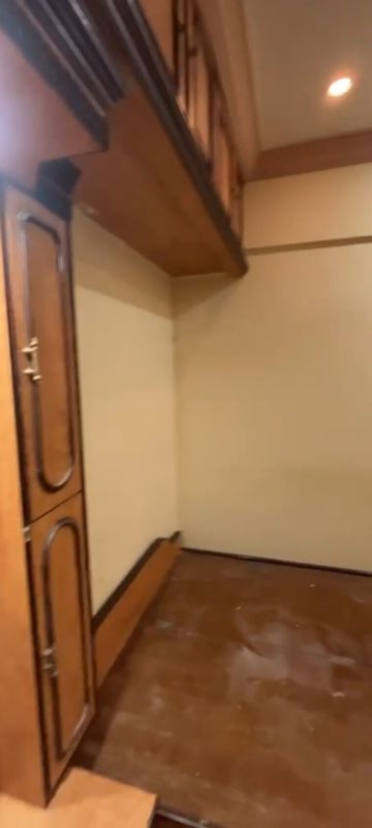 Room, dadar west 1 Bedroom 550 Sq.Ft. Apartment In Dadar West Mumbai 10488325