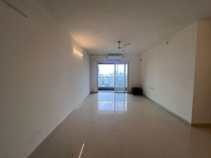 Room in 3 BHK Apartment at Runwal Nirvana, Parel – for Rent