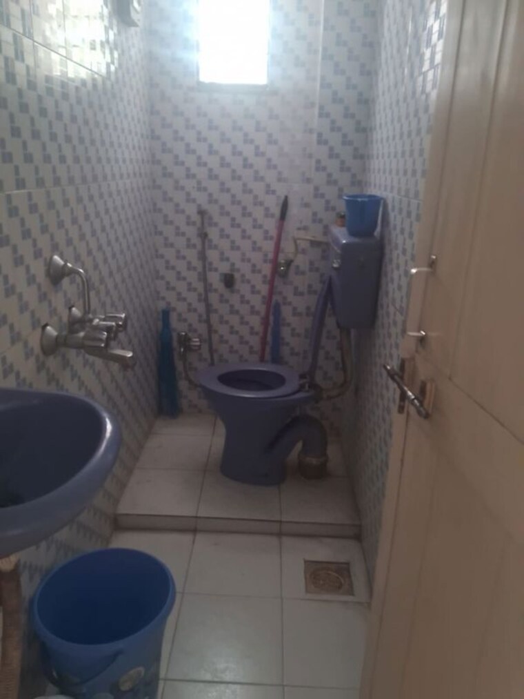 Bathroom, aashiyana-park 1 RK 400 Sq.Ft. Apartment In Aundh Pune 10488348