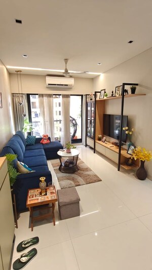 2 BHK Apartment For Rent in K Raheja Heights, Malad East
