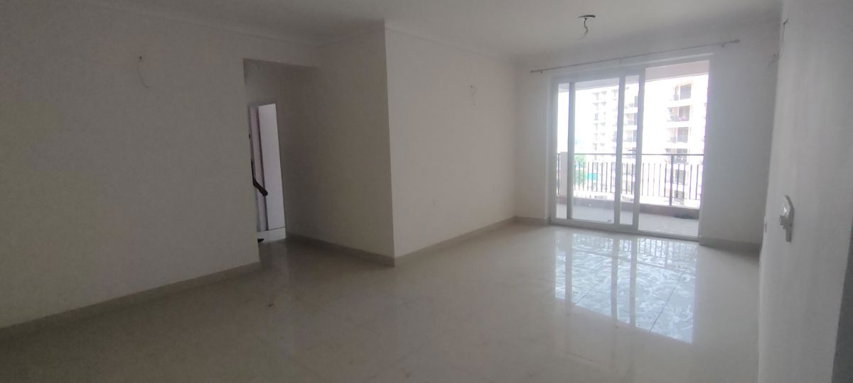 3 BHK 1800 Sq.Ft. Apartment in Pareena Express Heights