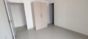 Room in 3 BHK Apartment at Pareena Express Heights, Sector 99 – for Rent