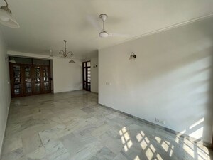 Room in 3 BHK Builder Floor at Green Park – for Rent