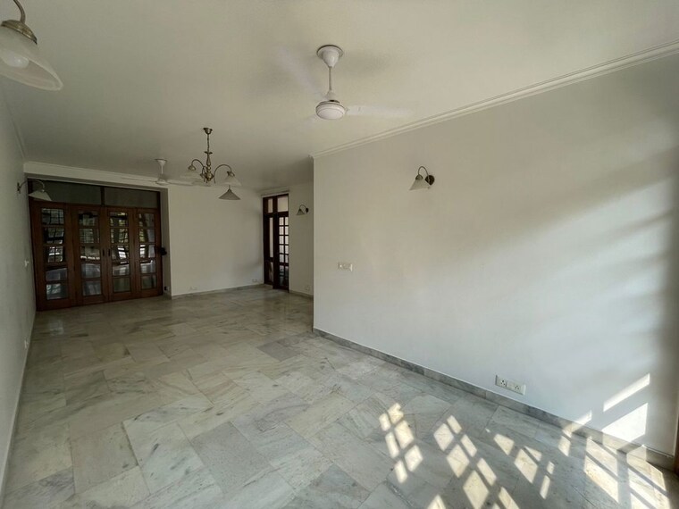 Room, green park 3 Bedroom 250 Sq.Yd. Builder Floor In Green Park Delhi 10488391