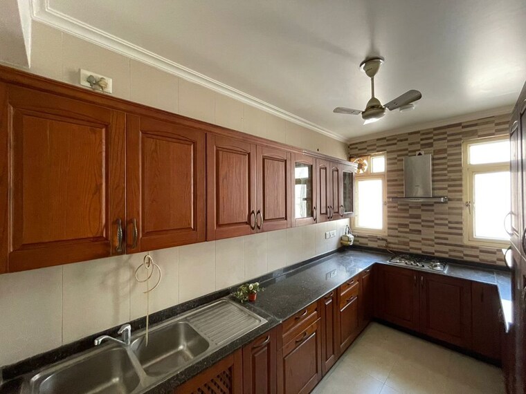 Kitchen, green park 3 Bedroom 250 Sq.Yd. Builder Floor In Green Park Delhi 10488391
