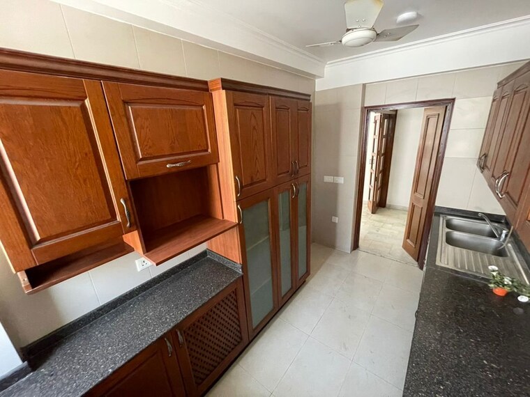Kitchen, green park 3 Bedroom 250 Sq.Yd. Builder Floor In Green Park Delhi 10488391