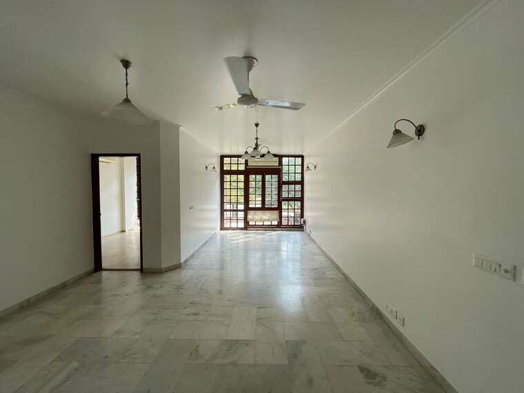 Room, green park 3 Bedroom 250 Sq.Yd. Builder Floor In Green Park Delhi 10488391
