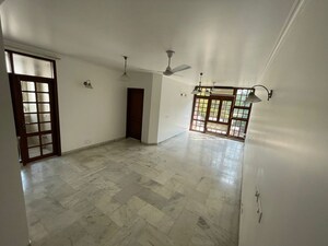 Room in 3 BHK Builder Floor at Green Park – for Rent