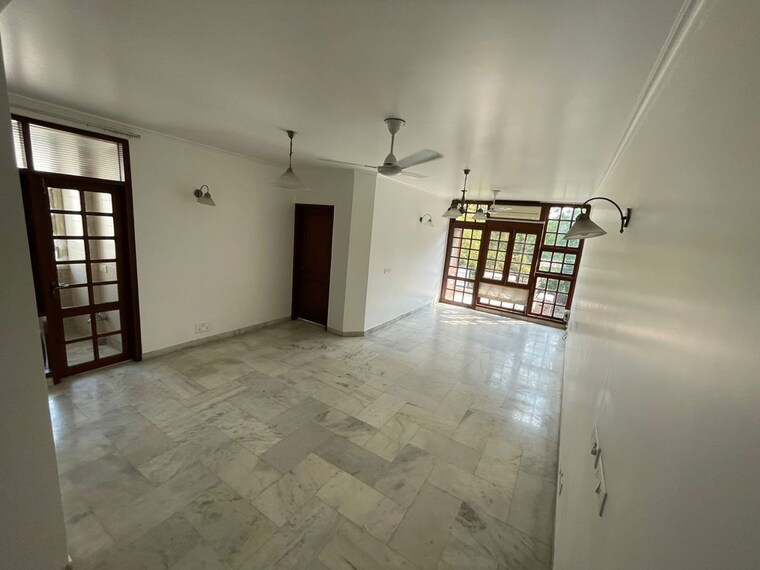 Room, green park 3 Bedroom 250 Sq.Yd. Builder Floor In Green Park Delhi 10488391