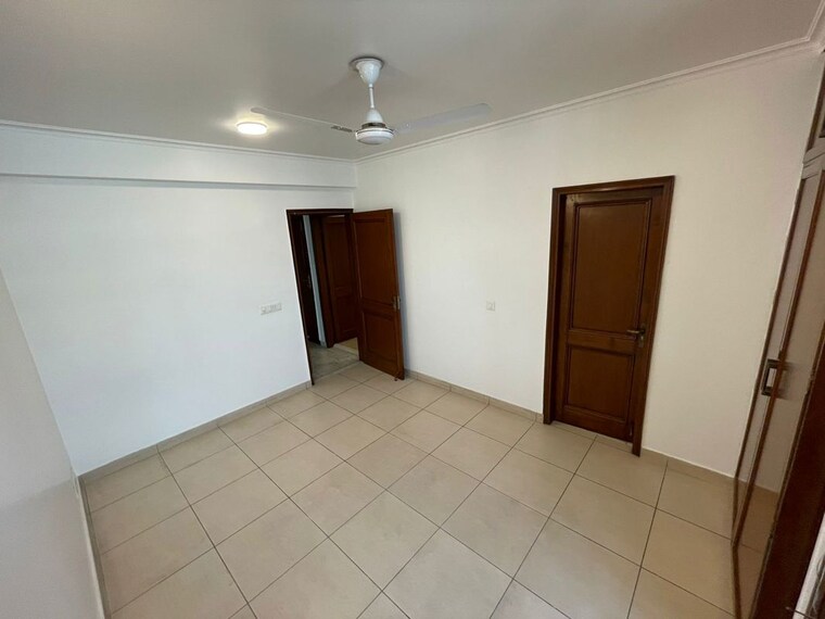 Room, green park 3 Bedroom 250 Sq.Yd. Builder Floor In Green Park Delhi 10488391