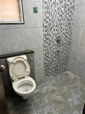 Bathroom in 1.5 BHK Apartment at Palladium Homes, Dhanori – for Rent