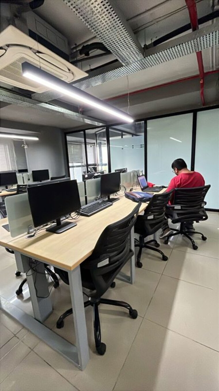 Team Area, ambli Commercial Office Space 1717 Sq.Ft. In Ambli Ahmedabad 10488429