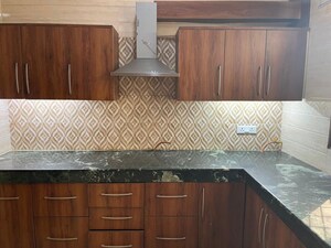 Kitchen in 2.5 BHK Apartment at RWA Apartments Sector 40, Sector 40 – for Rent