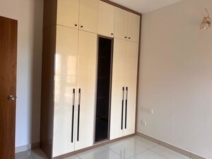 Room in 2 BHK Apartment at Vahe Landmark, Gunjur Palya – for Rent