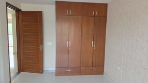 Furnished Amenities in 3 BHK Builder Floor at BPTP District 3, Sector 85 – for Sale