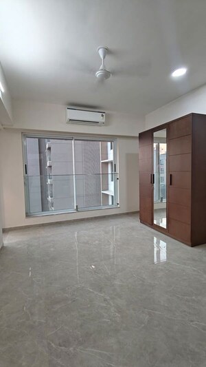 Room in 2.5 BHK Apartment at LnT Elixir Reserve, Powai – for Rent