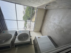 Team Area in 1 BHK Builder Floor at Sushant Lok I – for Rent