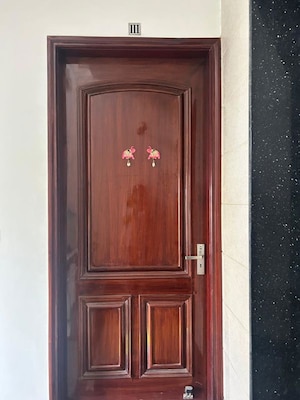 Furnished Amenities in 4 BHK Builder Floor at Sushant Lok I – for Rent