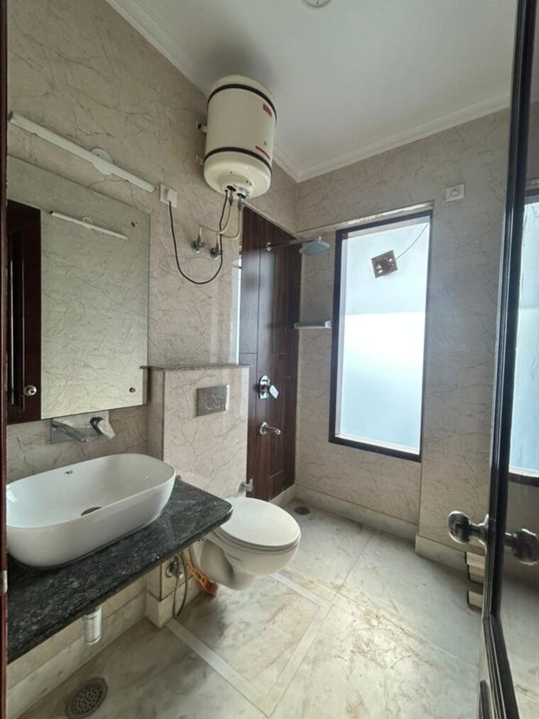 Bathroom, sushant lok i 4 Bedroom 2748 Sq.Ft. Builder Floor In Sushant Lok I Gurgaon 10488539