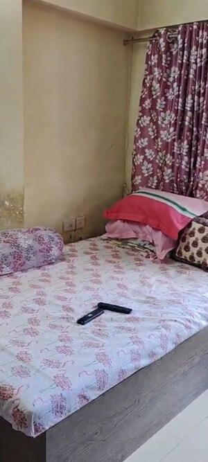 Bedroom in 1 BHK Apartment at Dadar West – for Rent