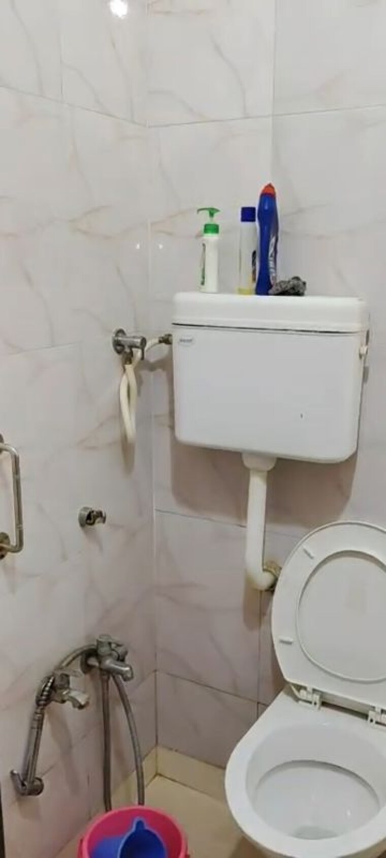 Bathroom, dadar west 1 Bedroom 420 Sq.Ft. Apartment In Dadar West Mumbai 10488519