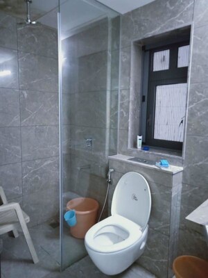 Bathroom in 3 BHK Apartment at Oberoi Exquisite Goregaon, Goregaon East – for Sale
