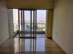 Room in 3 BHK Apartment at Runwal Nirvana, Parel – for Rent