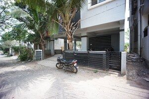 Parking in 6 BHK Apartment at Kamgar Putala Vasahat – for Sale