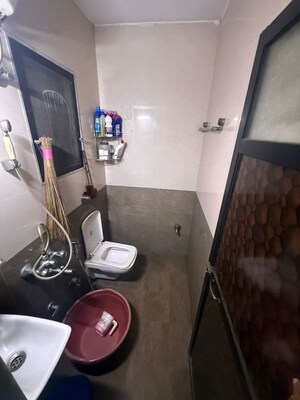 Bathroom in 1.5 BHK Apartment at Saket Complex, Kalwa – for Sale