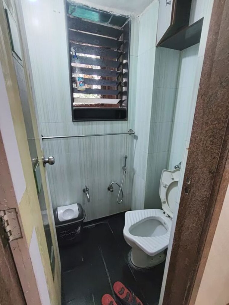 Bathroom, shree-mahavir-darshan 1 Bedroom 625 Sq.Ft. Apartment In Lower Parel Mumbai 10488668