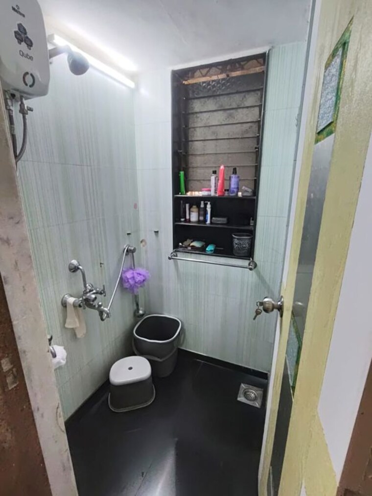 Bathroom, shree-mahavir-darshan 1 Bedroom 625 Sq.Ft. Apartment In Lower Parel Mumbai 10488668