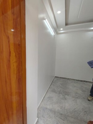 Room in 2 BHK Builder Floor at Indrapuram – for Sale