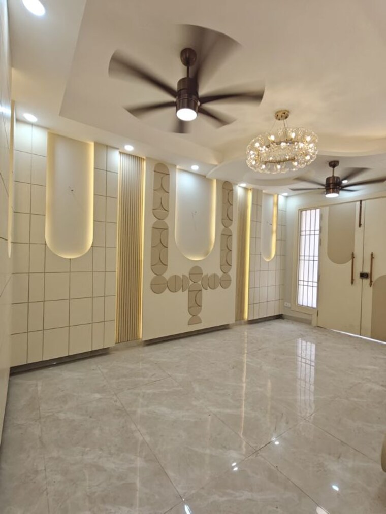Bathroom, indrapuram 4 Bedroom 250 Sq.Mt. Builder Floor In Indrapuram Ghaziabad 10488733