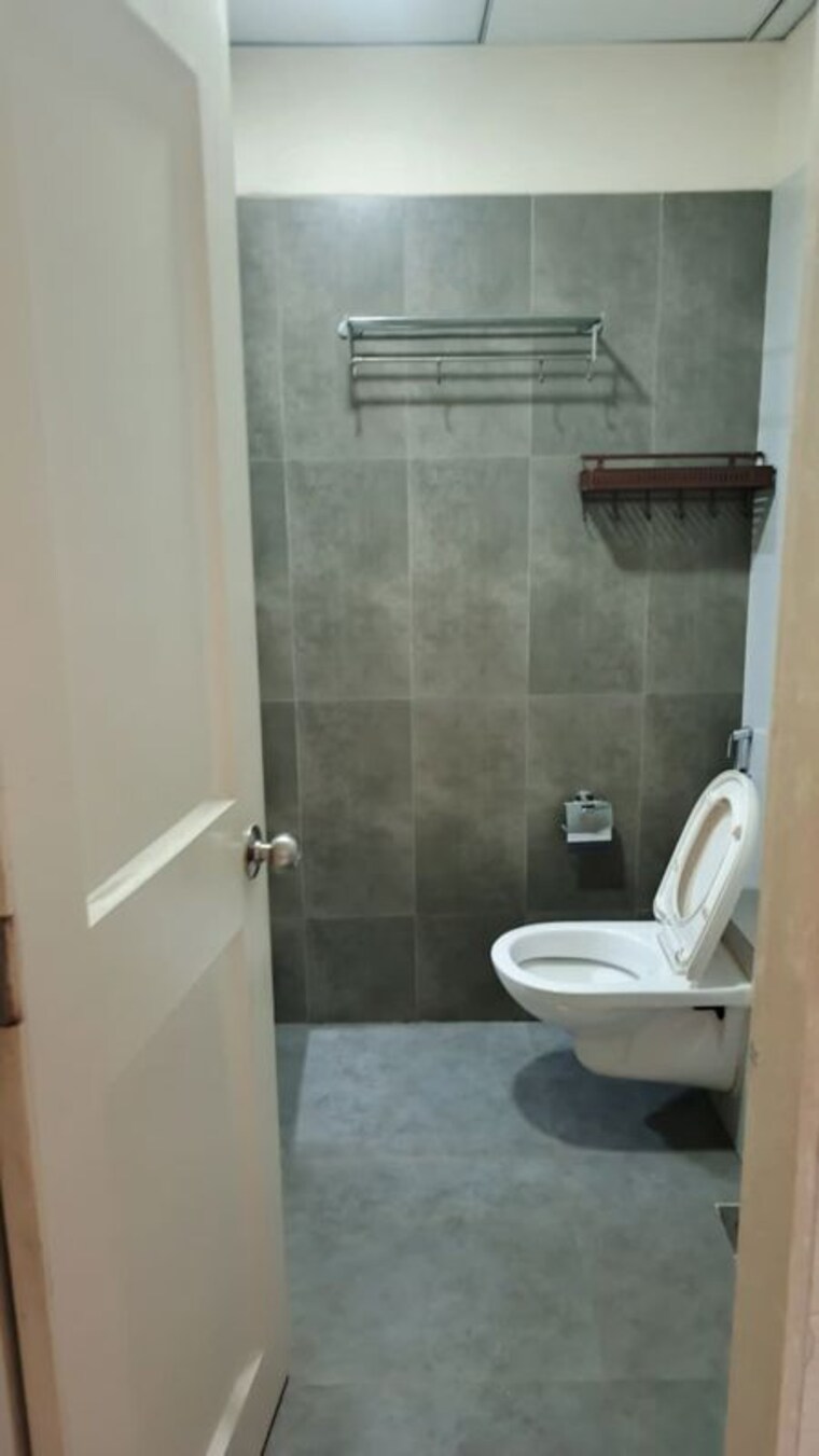 Bathroom, vijay-orovia 2.5 Bedroom 780 Sq.Ft. Apartment In Ghodbunder Road Thane 10488743