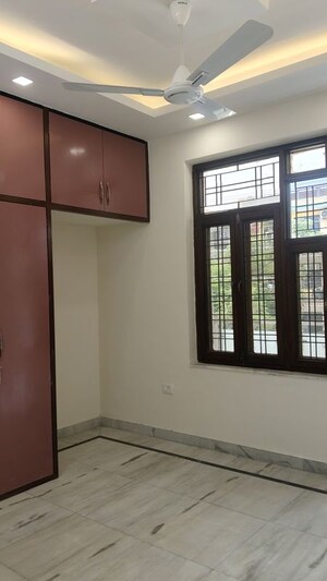 Room in 3 BHK Builder Floor at Spring Field Colony – for Sale