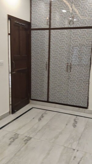 Room in 3 BHK Builder Floor at Spring Field Colony – for Sale
